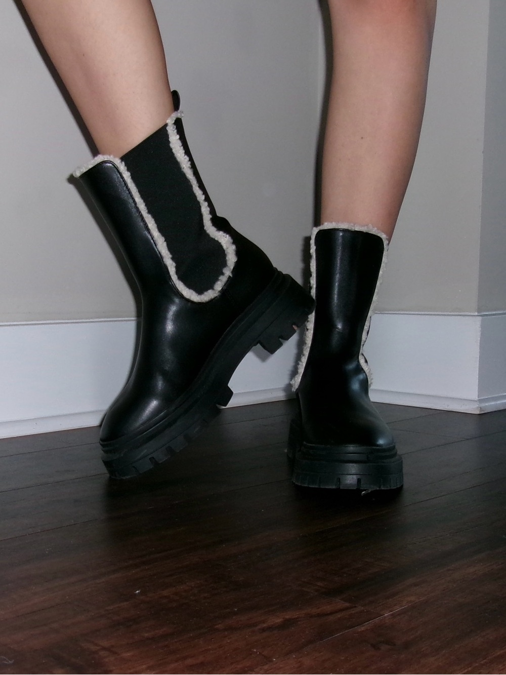 Black Faux-Shearling Express Boots - Women